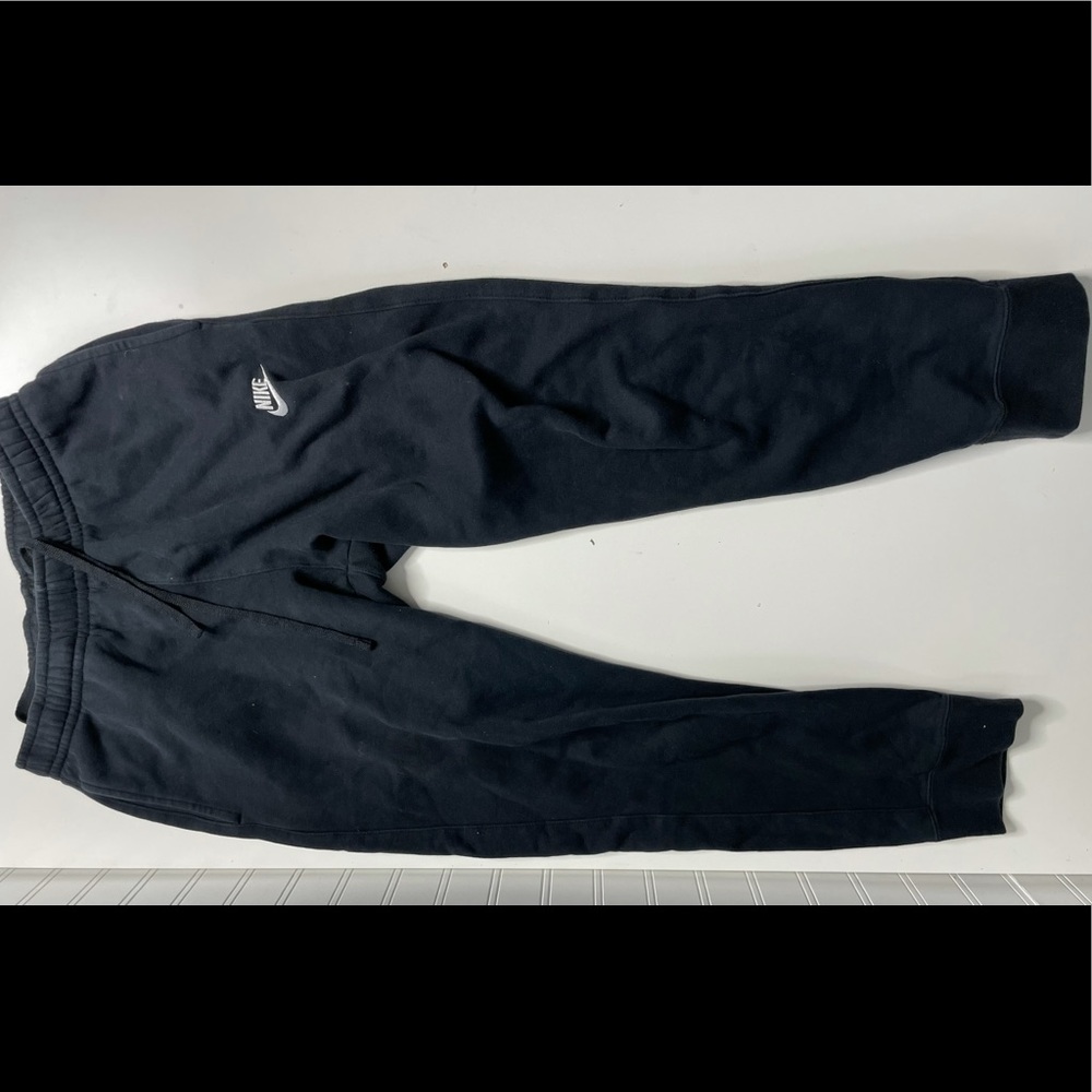 Black nike sweat pants, size medium, great condition never worn